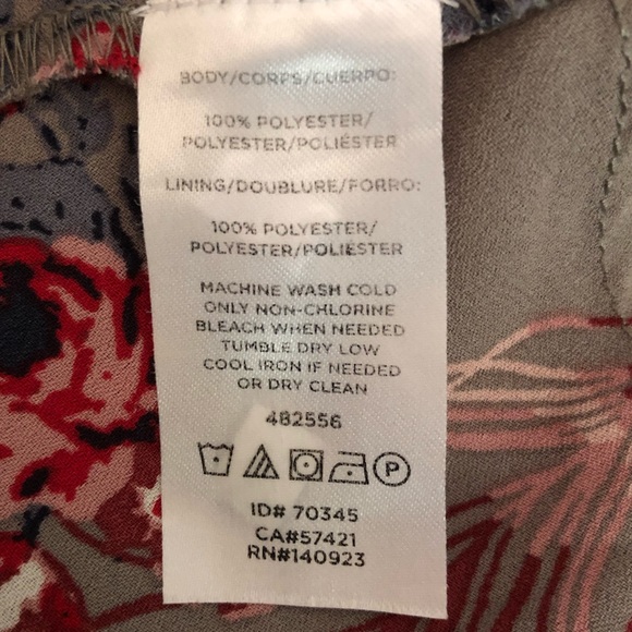 LOFT floral and feather print sleeveless tops - Picture 3 of 3